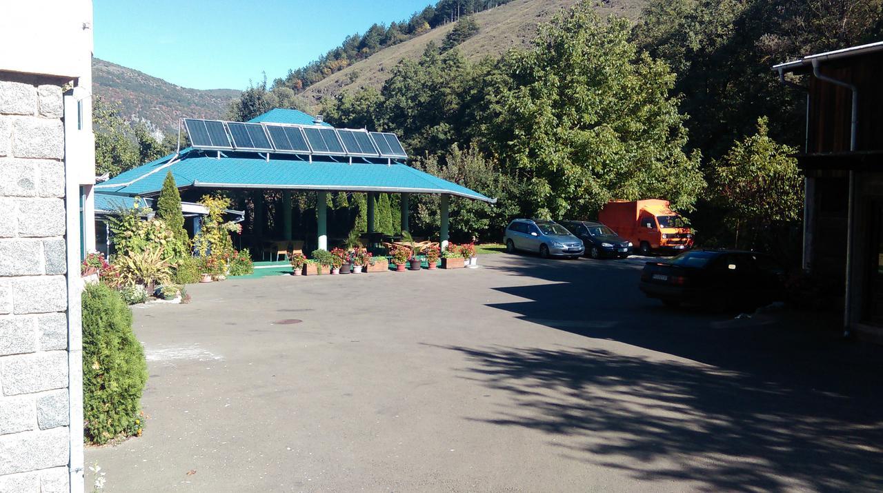 Bed & Breakfast Karavan Raska Экстерьер фото